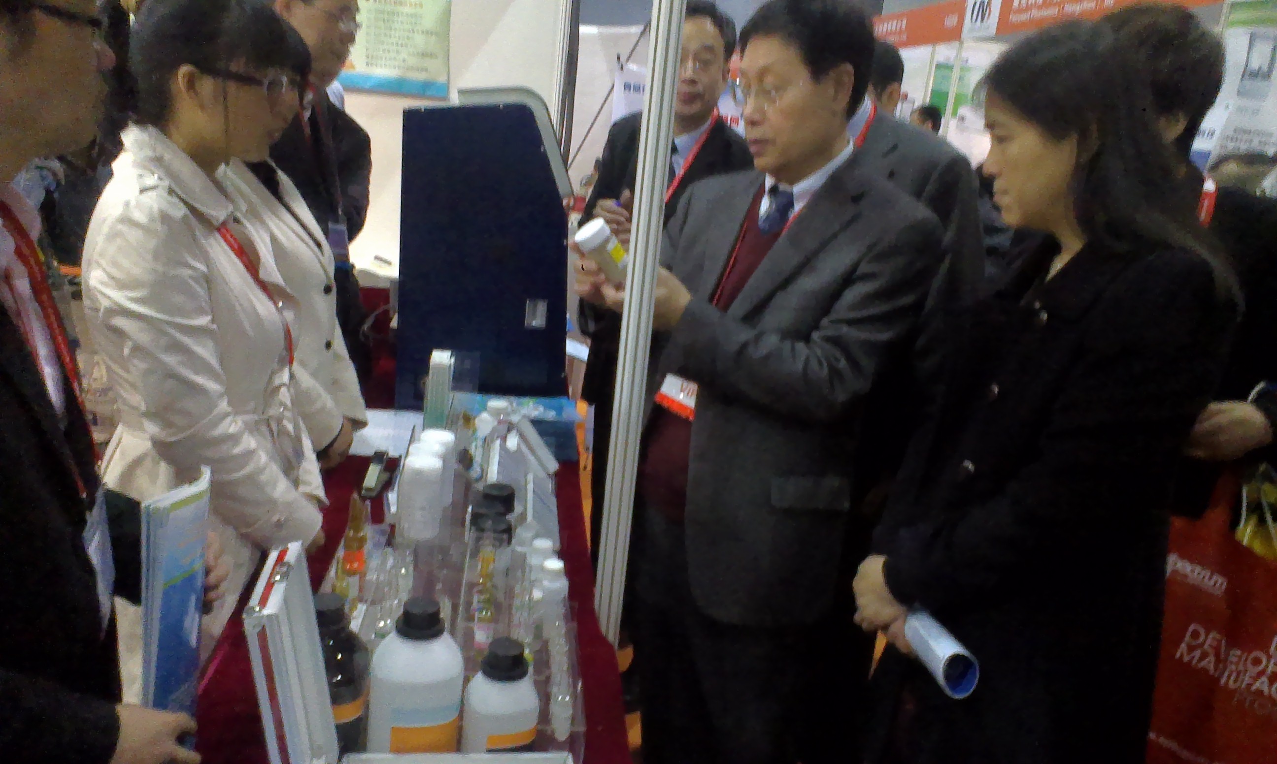 張玉奎院士視察中廣州測展臺